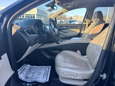 Used 2020 Buick Enclave Essence image 23