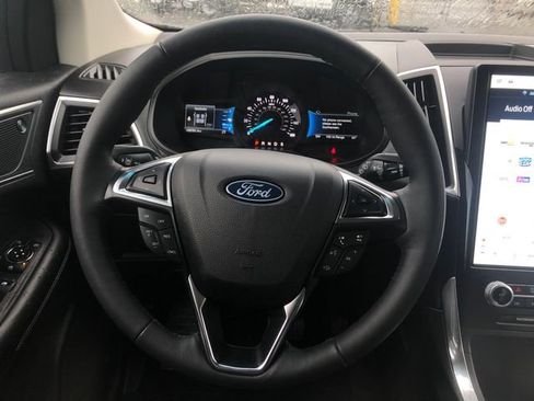 Certified 2024 Ford Edge Titanium image 13