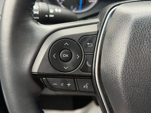 Used 2023 Toyota Venza XLE image 20