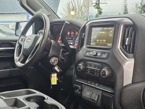 Used 2019 Chevrolet Silverado 1500 W/T w/ WT Convenience Package AWD/4WD image 10