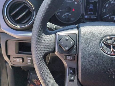 Used 2019 Toyota Tacoma TRD Sport w/ Technology Package AWD/4WD image 19