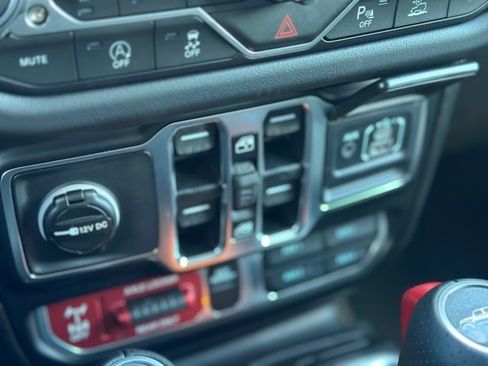 New 2026 Jeep Gladiator Mojave image 14