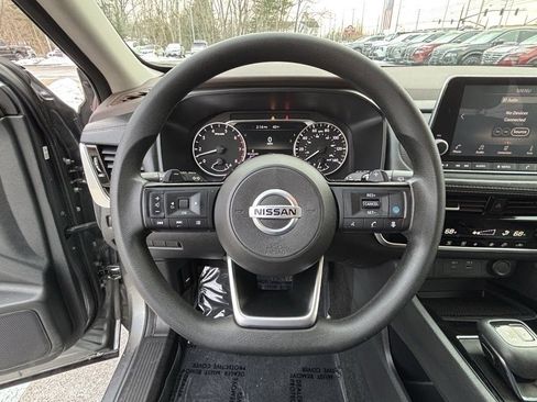 Used 2021 Nissan Rogue SV image 13