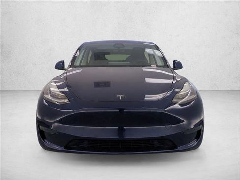 Used 2023 Tesla Model Y Long Range AWD/4WD image 2