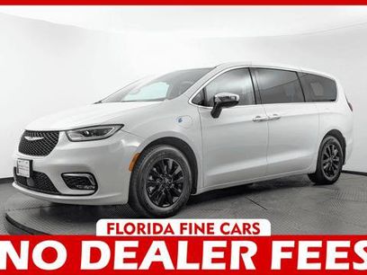 Used 2023 Chrysler Pacifica Limited