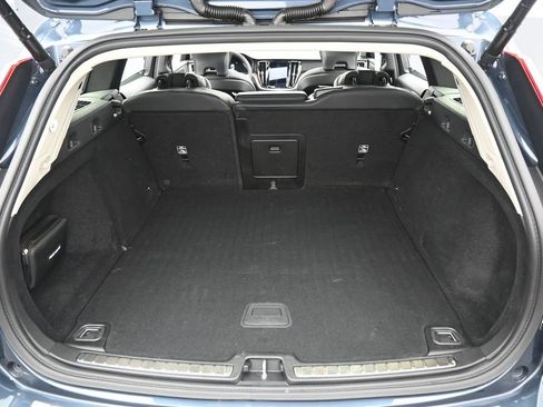 Used 2023 Volvo V60 B5 Cross Country Plus w/ Climate Package image 29