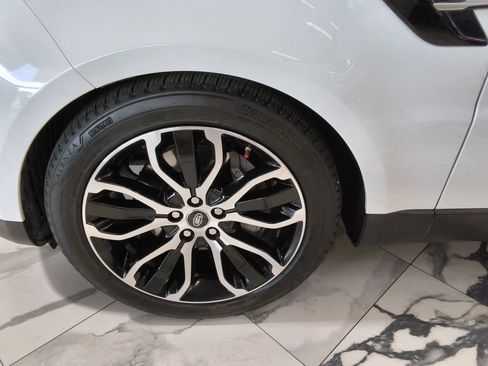 Used 2019 Land Rover Range Rover Sport SE image 8