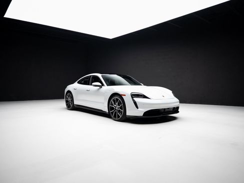 Used 2023 Porsche Taycan w/ Premium Package image 80