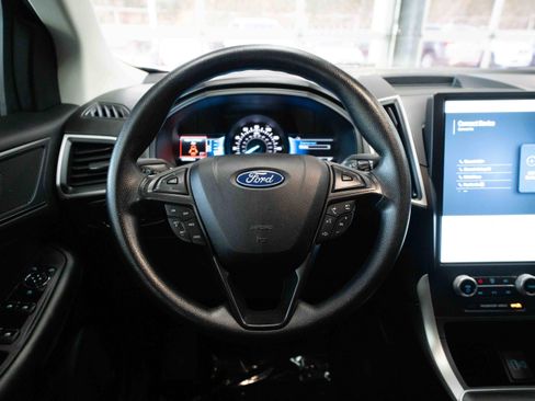 Used 2023 Ford Edge SE w/ Black Appearance Package image 21