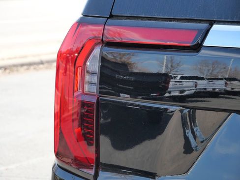 New 2026 GMC Yukon XL Elevation image 11