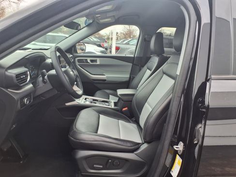 Certified 2023 Ford Explorer XLT w/ Equipment Group 202A image 13