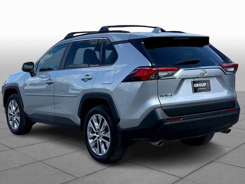 Used 2022 Toyota RAV4 XLE Premium FWD image 12