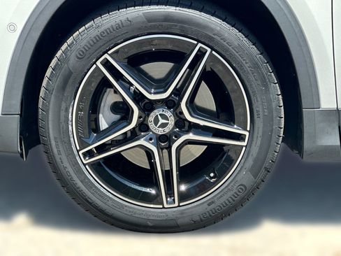 Certified 2022 Mercedes-Benz GLA 250 4MATIC image 11