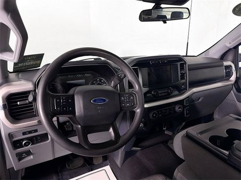 Used 2023 Ford F150 XLT w/ Trailer Tow Package image 9