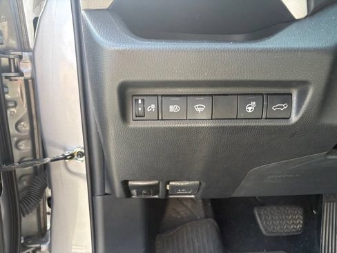 Used 2021 Toyota RAV4 XLE w/ Convenience Package AWD/4WD image 19