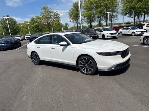Used 2023 Honda Accord Touring image 7