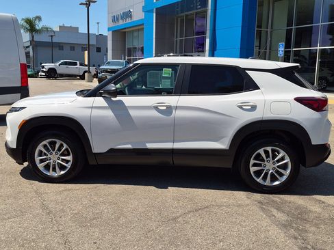 Used 2025 Chevrolet TrailBlazer LS w/ LS Convenience Package FWD image 8