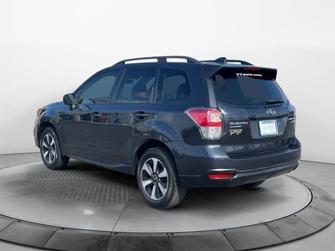 Used 2017 Subaru Forester 2.5i Premium image 3