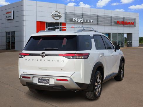 New 2025 Nissan Pathfinder SL image 4