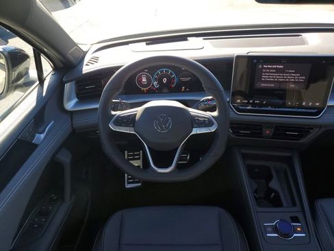 New 2026 Volkswagen Tiguan SE R-Line FWD image 18