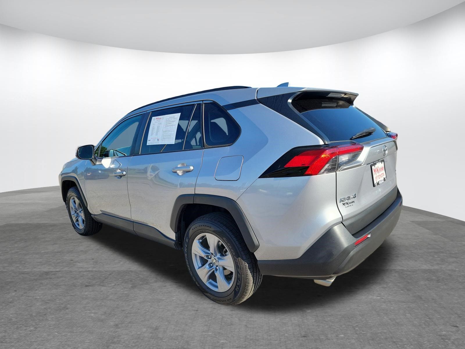 Used 2022 Toyota RAV4 XLE AWD/4WD image 7