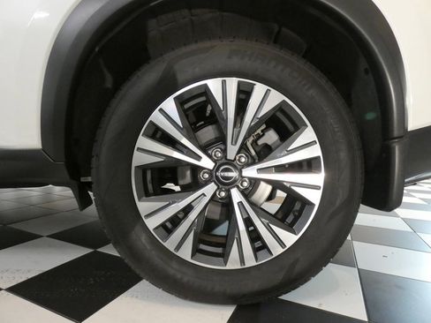 Used 2023 Nissan Rogue SV AWD/4WD image 7