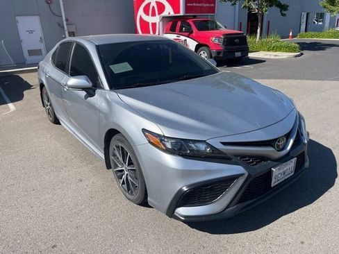 Used 2023 Toyota Camry SE w/ Convenience Package FWD image 3
