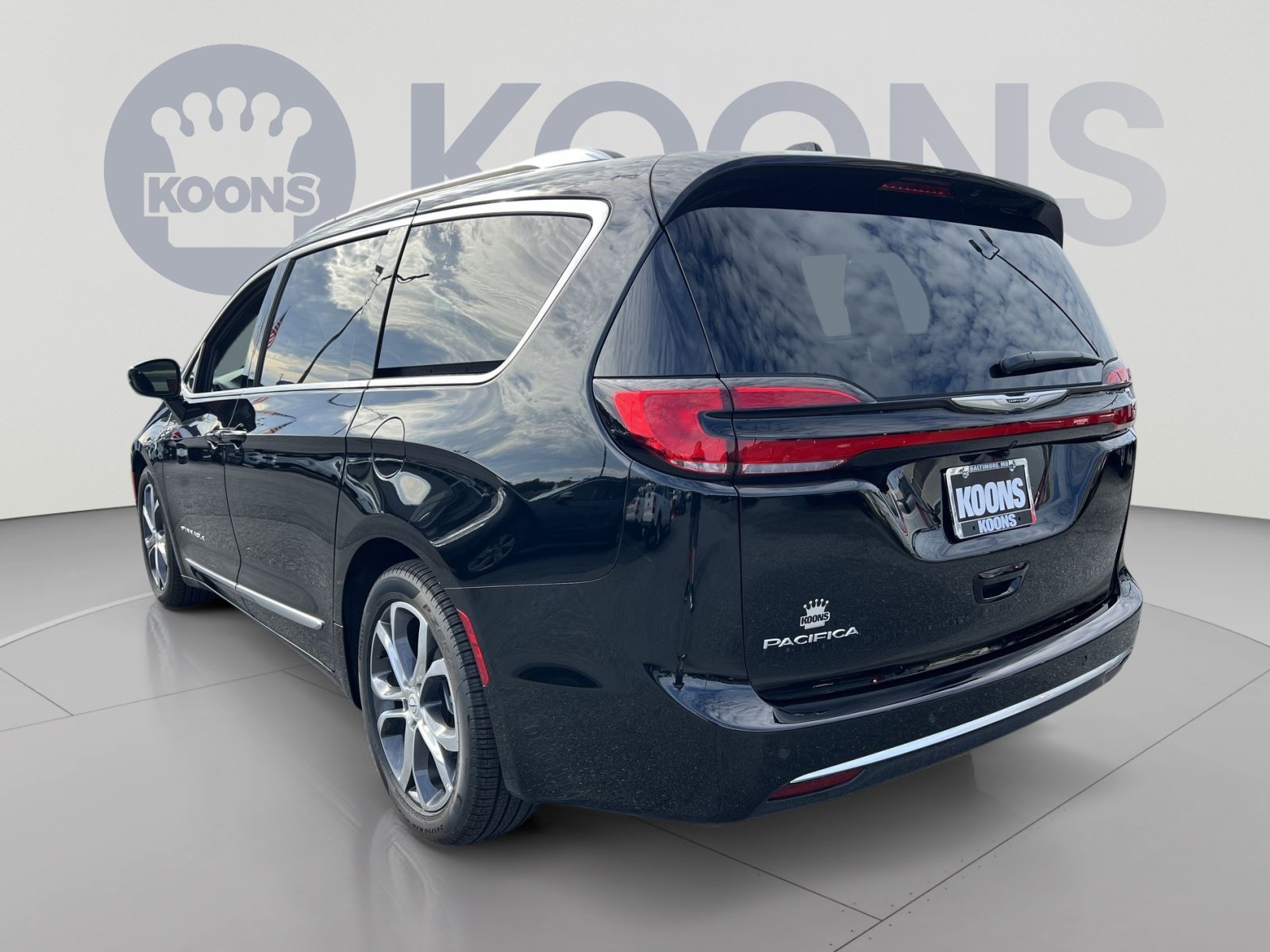 Used 2026 Chrysler Pacifica Pinnacle FWD image 4