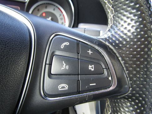 Used 2015 Mercedes-Benz CLA 250 image 24