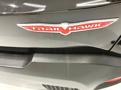 Used 2018 Jeep Renegade Trailhawk image 15