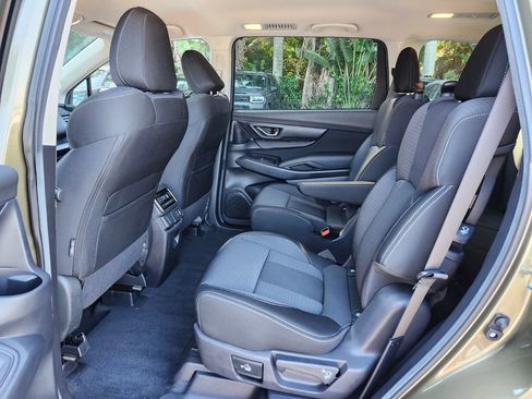 Used 2024 Subaru Ascent Premium w/ Convenience Package image 7