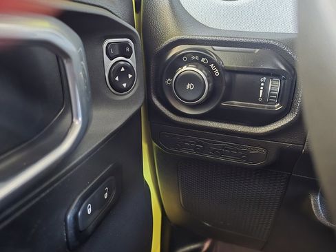 Used 2024 Jeep Wrangler Willys image 23