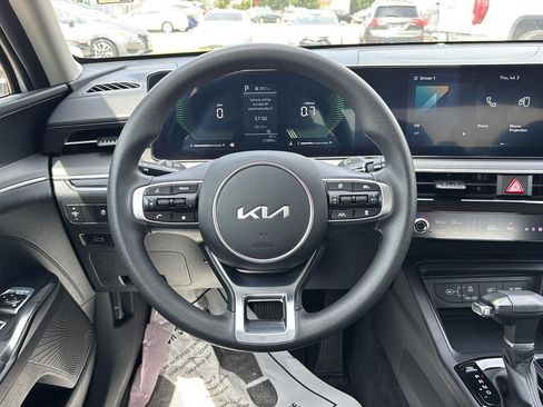 Used 2025 Kia K5 LXS FWD image 8