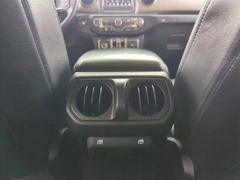 Used 2019 Jeep Wrangler Unlimited Sport S image 16