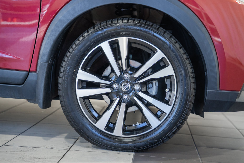 Used 2020 Nissan Kicks SV FWD image 14