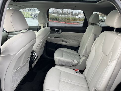 Used 2023 Kia Sorento SX Prestige image 14