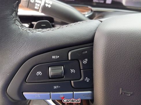 Used 2023 Cadillac Escalade ESV Premium Luxury image 31