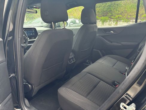 Used 2025 Chevrolet Equinox LT FWD image 38