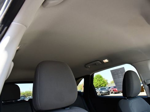 Used 2022 Ford Escape SE w/ SE Sport Appearance Package AWD/4WD image 17