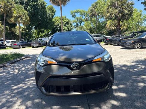 Used 2021 Toyota C-HR LE FWD image 3