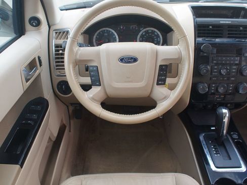Used 2011 Ford Escape Limited FWD image 5