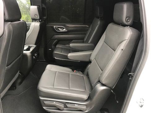 Used 2024 Chevrolet Suburban Z71 w/ Z71 Off-Road Package image 7