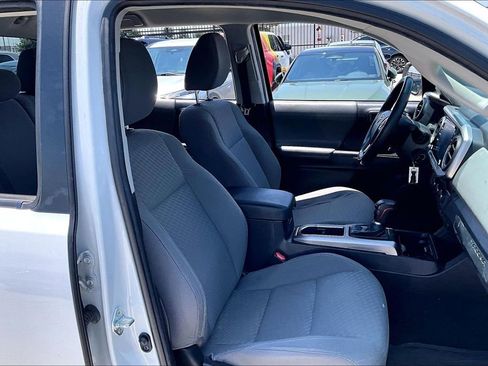 Used 2021 Toyota Tacoma SR5 RWD image 9
