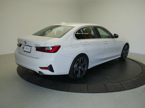 Used 2021 BMW 330i xDrive Sedan w/ Premium Package AWD/4WD image 7