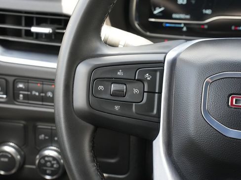 Used 2024 GMC Yukon SLT RWD image 7