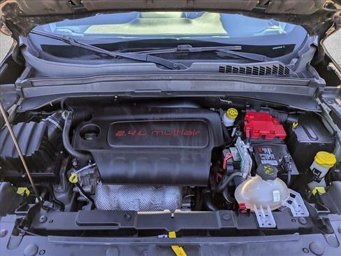 Used 2018 Jeep Renegade Altitude w/ UConnect 8.4 Nav Group image 24