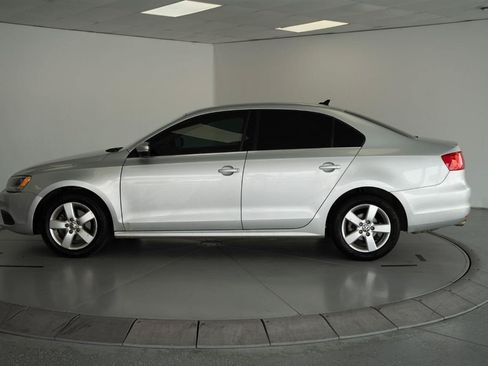 Used 2013 Volkswagen Jetta TDI FWD image 4