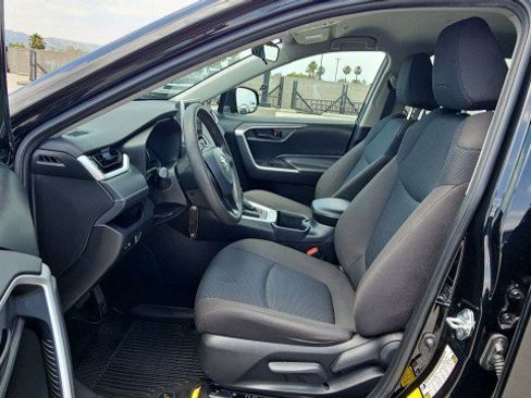 Used 2023 Toyota RAV4 LE FWD image 18