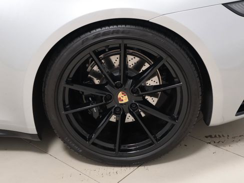 Used 2024 Porsche 911 Carrera S RWD image 9