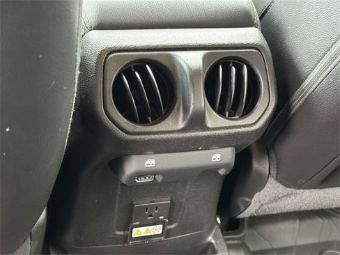 Used 2020 Jeep Wrangler Unlimited Sahara image 20